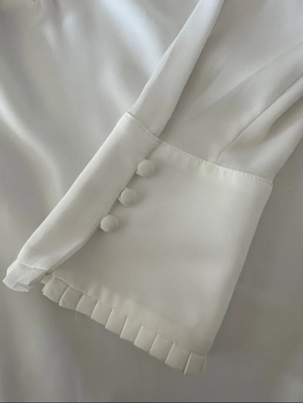 NWOT White House Black Market White Tie-Neck Blouse - Picture 5 of 10